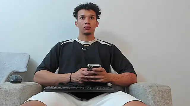 Snapshot of Dominick_star chatting on 03.20.25 Dominick star online show from 03.20.25