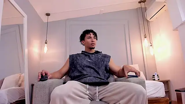 Snapshot of Dominick_star chatting on 09.19.25 Dominick star online show from 09.19.25