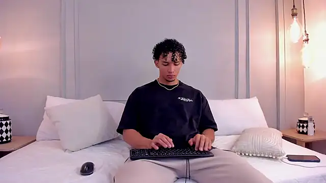 Snapshot of Dominick_star chatting on 09.21.25 Dominick star online show from 09.21.25