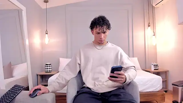 Snapshot of Dominick_star chatting on 09.24.25 Dominick star online show from 09.24.25