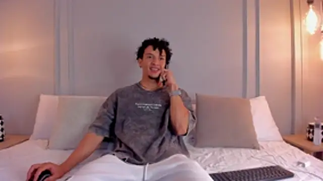 Snapshot of Dominick_star chatting on 10.27.25 Dominick star online show from 10.27.25