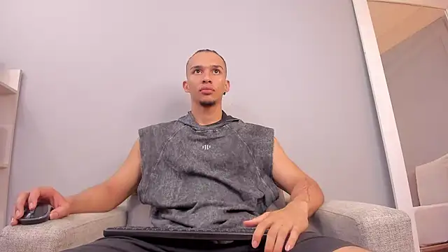 Snapshot of Dominick_star chatting on 11.05.25 Dominick star online show from 11.05.25