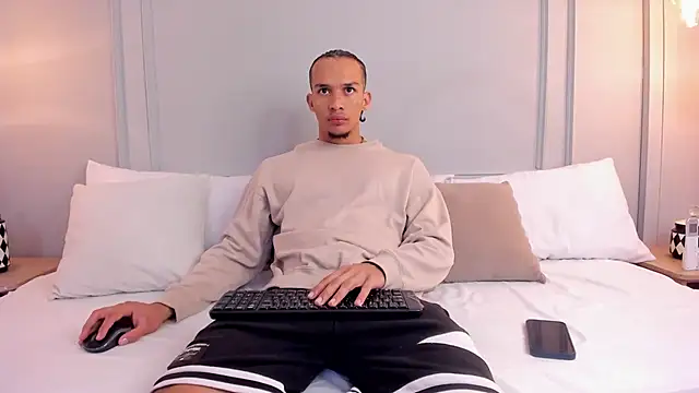 Snapshot of Dominick_star chatting on 11.11.25 Dominick star online show from 11.11.25