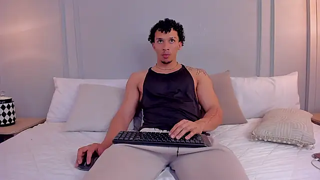 Snapshot of Dominick_star chatting on 01.08.26 Dominick star online show from 01.08.26