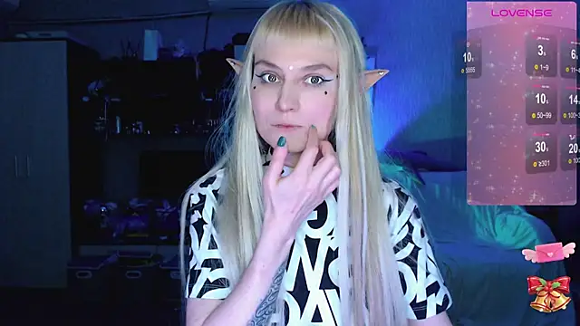 Snapshot of mischellemeow13 chatting on 01.08.26 mischellemeow13 online show from 01.08.26