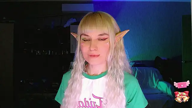 Snapshot of mischellemeow13 chatting on 02.20.26 mischellemeow13 online show from 02.20.26