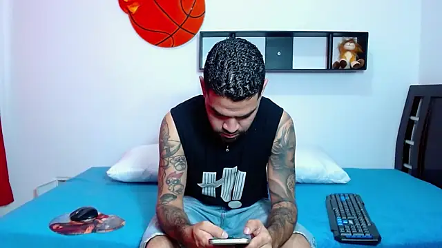 Snapshot of akeemdavid_05 chatting on 03.17.26 akeemdavid 05 online show from 03.17.26