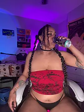 loveluna8 online show from 03.13.25