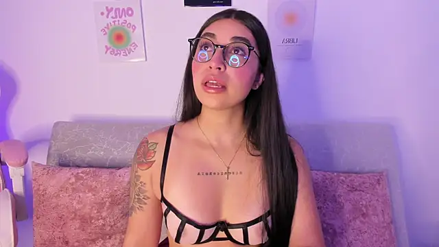 Snapshot of sensualhaven_ chatting on 12.30.24 sensualhaven  online show from 12.30.24