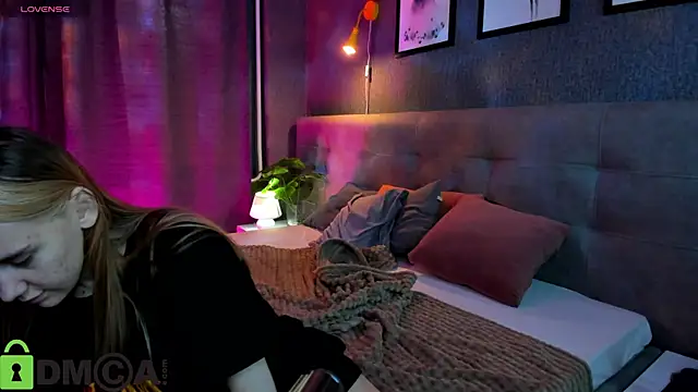 Lesi Moonie01 online show from 10.17.25