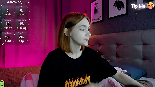 Lesi Moonie01 online show from 05.06.26