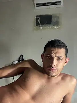 Snapshot of canochvz chatting on 09.15.25 canochvz online show from 09.15.25