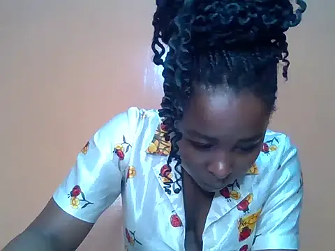 Moonfades online show from 11.02.25