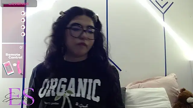 EsmeraldaSantoss online show from 01.12.25