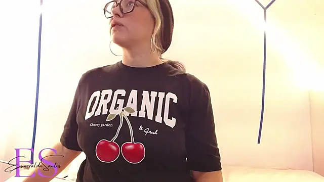 EsmeraldaSantoss online show from 02.17.25