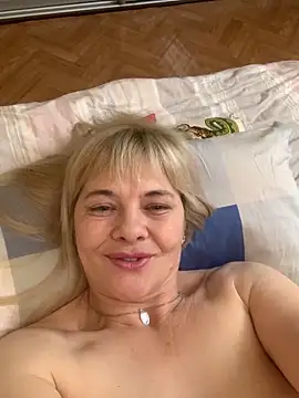 Lia Laguna77 online show from 02.16.25