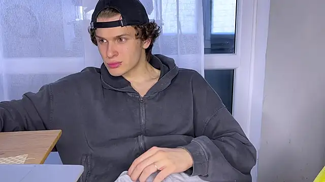 alyx garden online show from 04.10.26