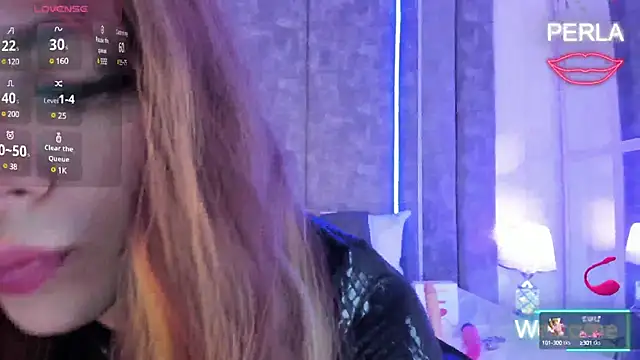 Snapshot of MaxiRogers chatting on 02.17.25 MaxiRogers online show from 02.17.25