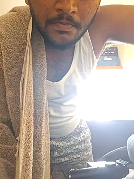 Snapshot of LundChodumera chatting on 11.08.25 LundChodumera online show from 11.08.25