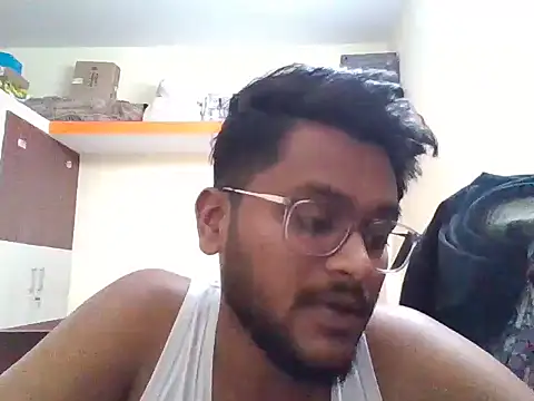 Snapshot of LundChodumera chatting on 12.20.25 LundChodumera online show from 12.20.25