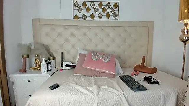  chloe adams online show from 02.13.25