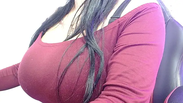 Snapshot of violletha chatting on 03.03.26 violletha online show from 03.03.26