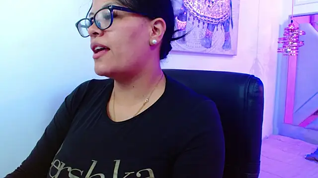 Snapshot of violletha chatting on 05.08.26 violletha online show from 05.08.26