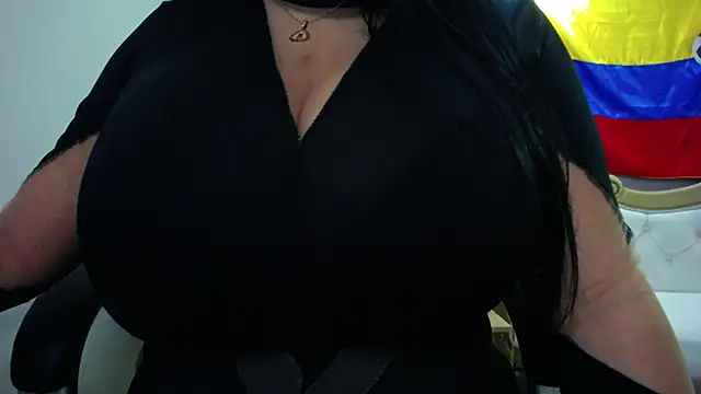 Snapshot of violletha chatting on 06.29.26 violletha online show from 06.29.26
