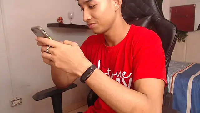 Snapshot of jose_sexycumm chatting on 12.10.24 jose sexycumm online show from 12.10.24