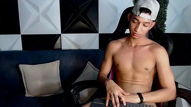 Snapshot of jose_sexycumm chatting on 12.11.24 jose sexycumm online show from 12.11.24