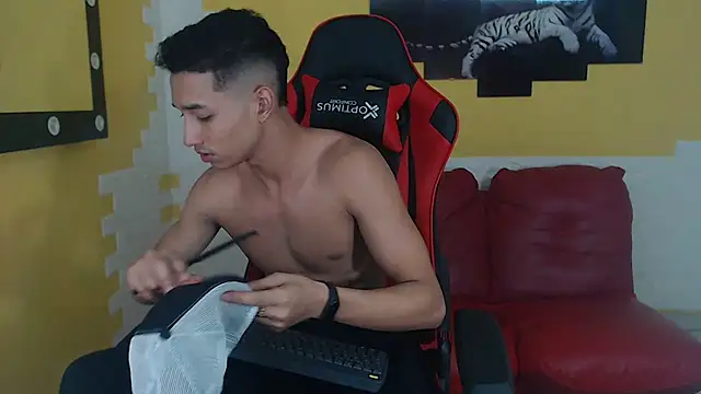 Snapshot of jose_sexycumm chatting on 12.23.24 jose sexycumm online show from 12.23.24