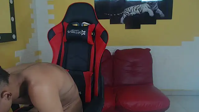Snapshot of jose_sexycumm chatting on 12.23.24 jose sexycumm online show from 12.23.24