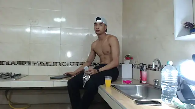 Snapshot of jose_sexycumm chatting on 01.15.25 jose sexycumm online show from 01.15.25