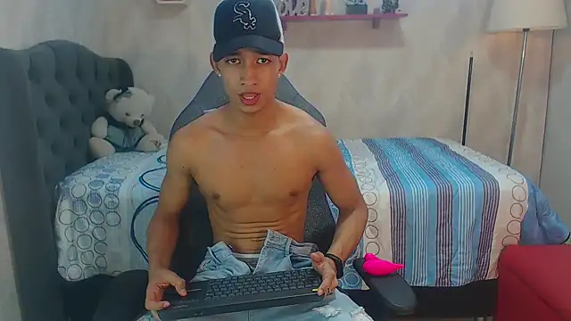 Snapshot of jose_sexycumm chatting on 01.19.25 jose sexycumm online show from 01.19.25