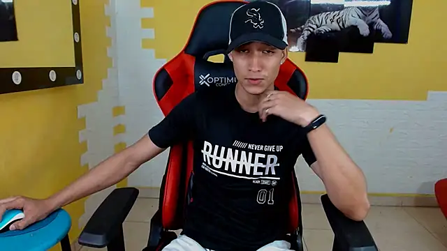 Snapshot of jose_sexycumm chatting on 01.20.25 jose sexycumm online show from 01.20.25