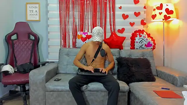 Snapshot of jose_sexycumm chatting on 02.13.25 jose sexycumm online show from 02.13.25