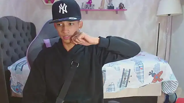 Snapshot of jose_sexycumm chatting on 03.01.25 jose sexycumm online show from 03.01.25