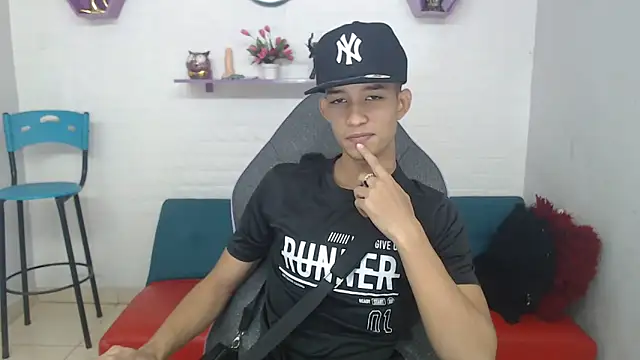 Snapshot of jose_sexycumm chatting on 03.03.25 jose sexycumm online show from 03.03.25