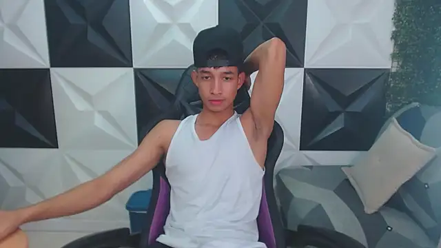 Snapshot of jose_sexycumm chatting on 03.19.25 jose sexycumm online show from 03.19.25