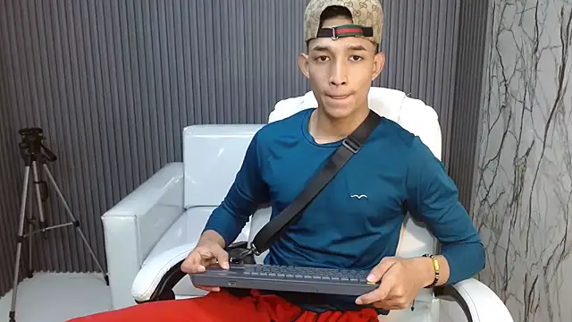 Snapshot of jose_sexycumm chatting on 09.08.25 jose sexycumm online show from 09.08.25