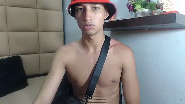 Snapshot of jose_sexycumm chatting on 09.20.25 jose sexycumm online show from 09.20.25