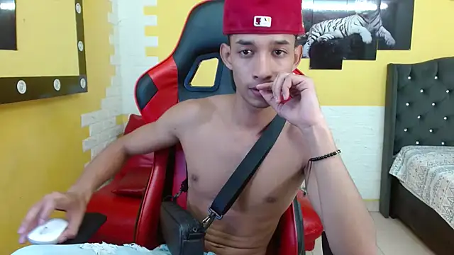 Snapshot of jose_sexycumm chatting on 09.30.25 jose sexycumm online show from 09.30.25