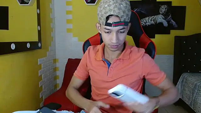 Snapshot of jose_sexycumm chatting on 10.10.25 jose sexycumm online show from 10.10.25