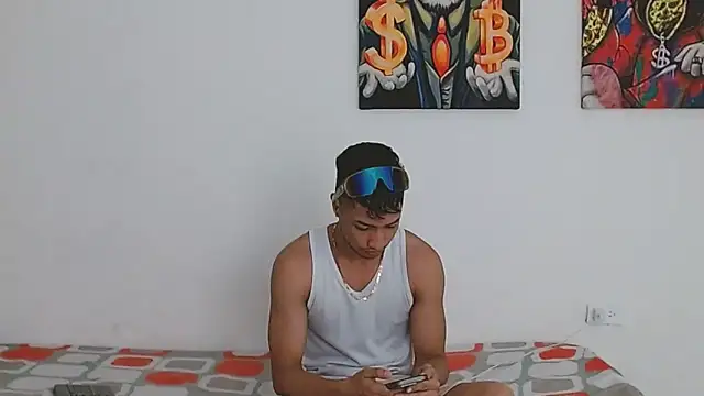 Snapshot of jose_sexycumm chatting on 02.13.26 jose sexycumm online show from 02.13.26