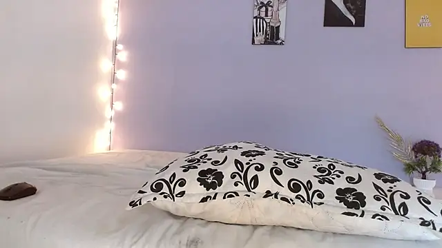 Snapshot of Kimandyuk chatting on 01.23.25 Kimandyuk online show from 01.23.25