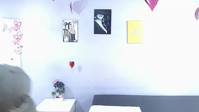 Snapshot of Kimandyuk chatting on 02.17.25 Kimandyuk online show from 02.17.25