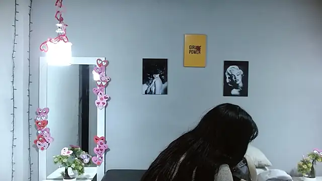 Snapshot of Kimandyuk chatting on 03.14.25 Kimandyuk online show from 03.14.25