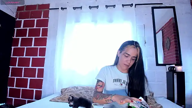 Kimandyuk online show from 11.14.25