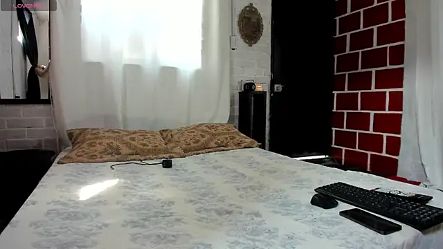 Kimandyuk online show from 11.18.25