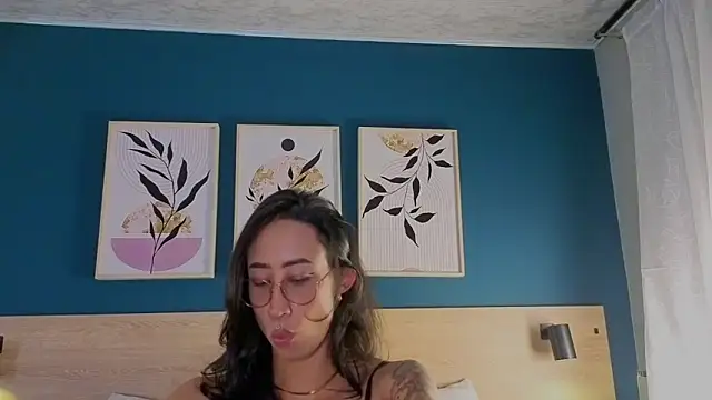 GabyPetit online show from 10.29.25